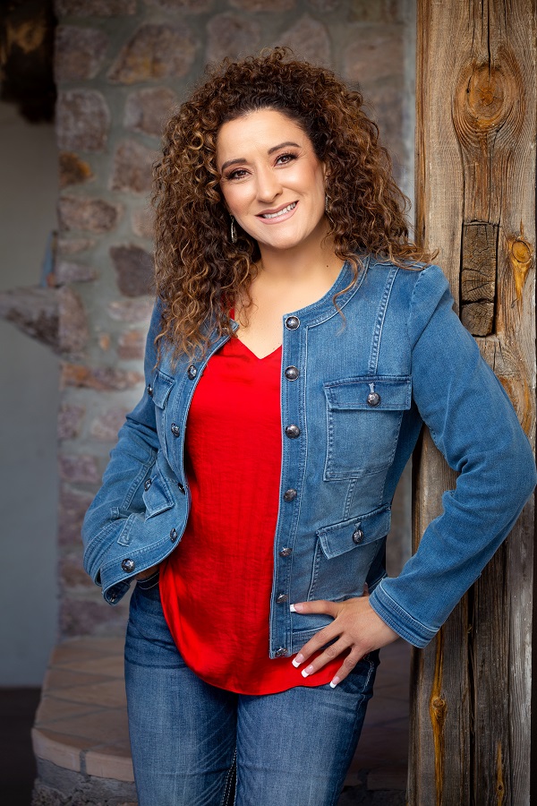 Aracely Hoffmeister Photo