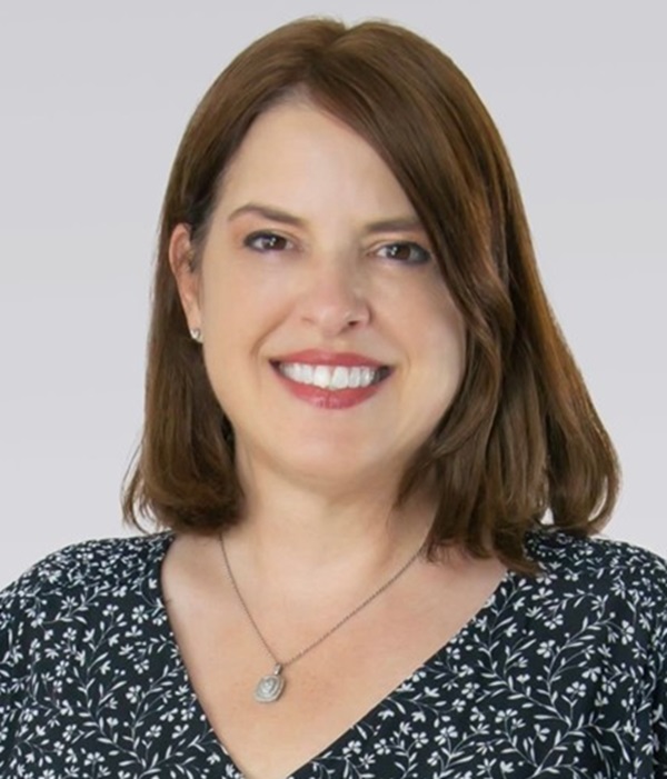 Halye Summers Photo