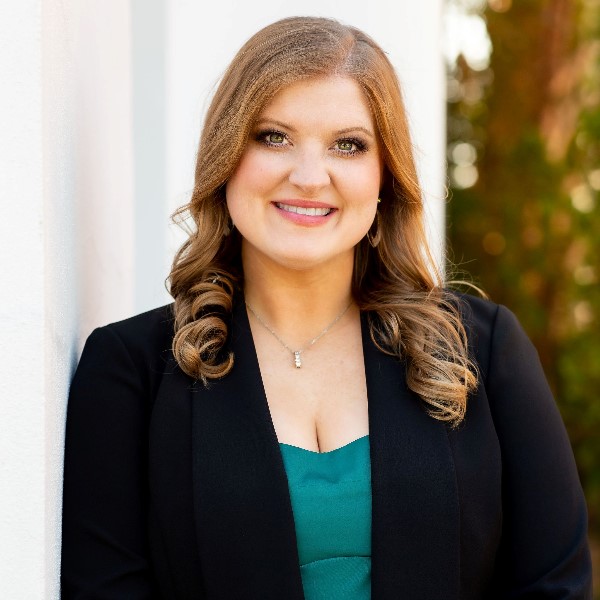 Rebecca Landers Photo