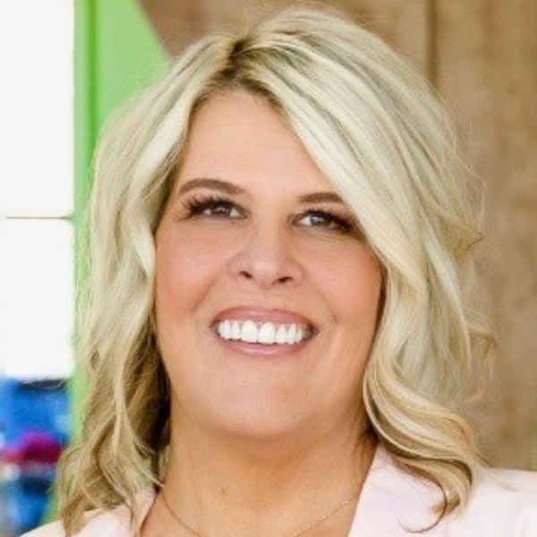 Lora Reynolds Photo