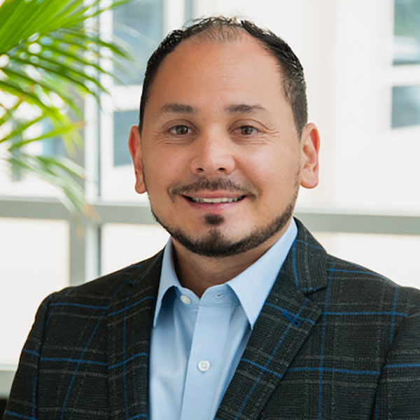 Roberto Salazar Photo